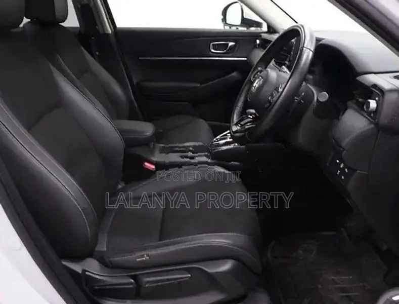 Honda Vezel RV5- Z - Pearl 2023