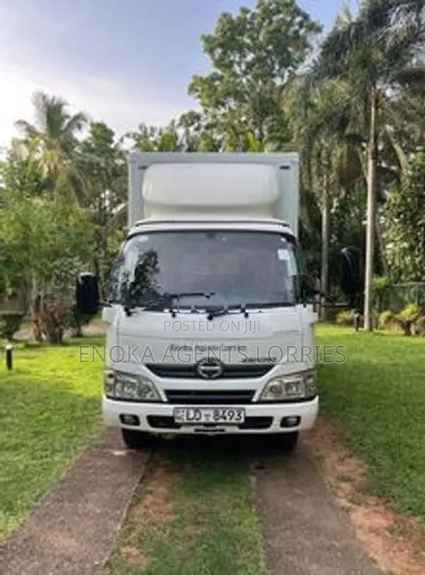 Toyota Aluminum Body Lorry 2014