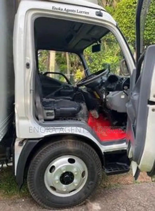 Toyota Aluminum Body Lorry 2014