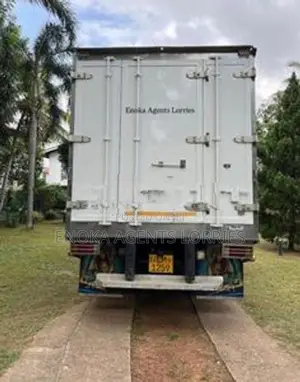 Isuzu Elf 14½ Lorry 2011