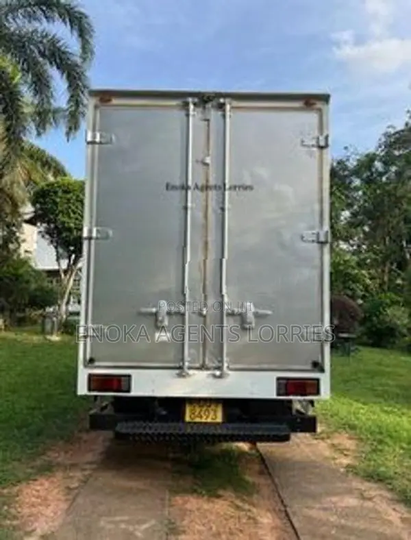 Toyota Aluminum Body Lorry 2014