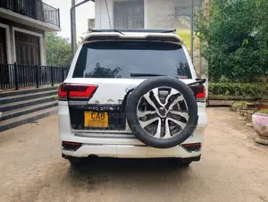 Toyota Land Cruiser V8 2013