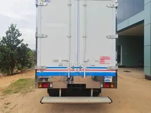Isuzu Elf 2015