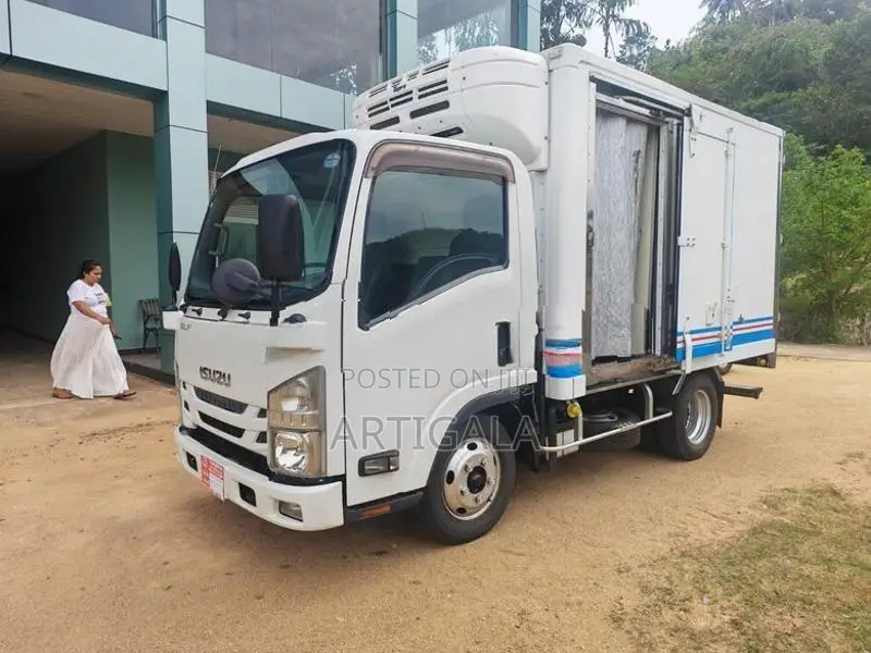 Isuzu Elf 2015