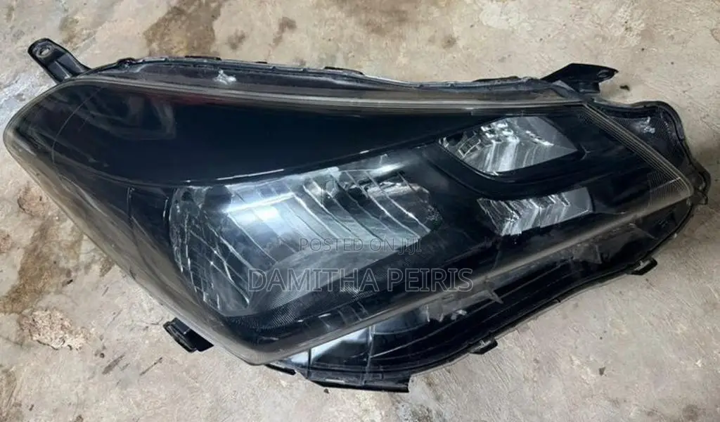 Toyota Vitz ksp130 head light