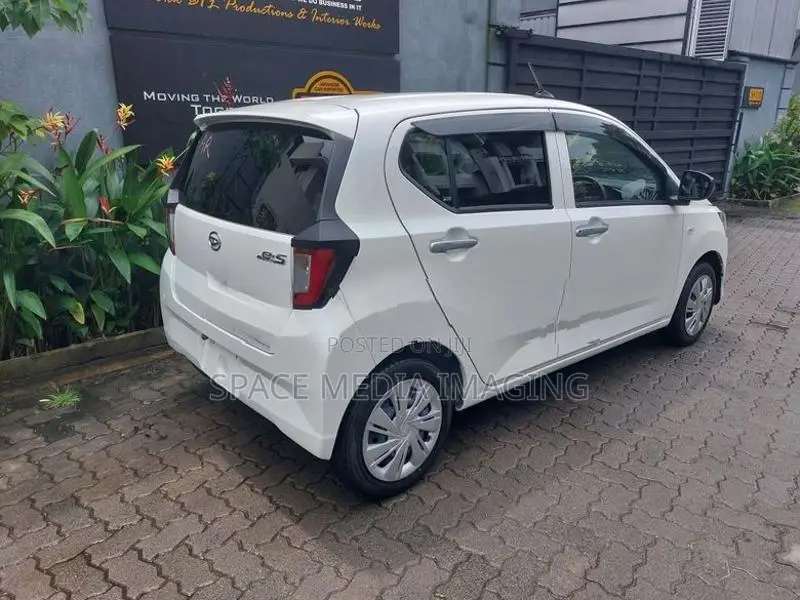 Daihatsu Mira X LED 2024