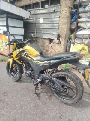 Honda CB Hornet 2016
