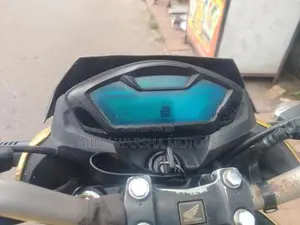 Honda CB Hornet 2016