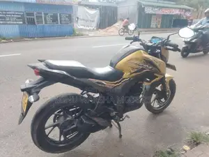 Honda CB Hornet 2016