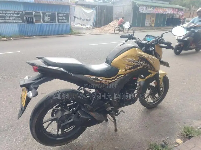 Honda CB Hornet 2016