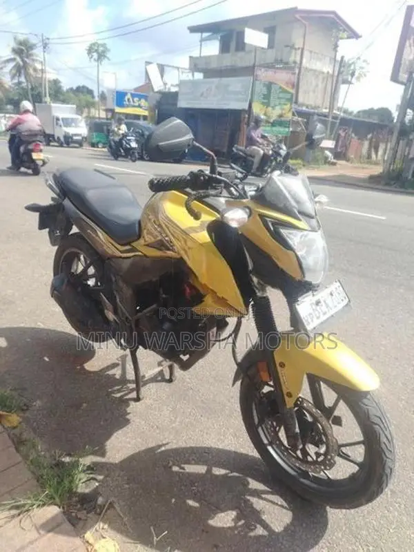 Honda CB Hornet 2016