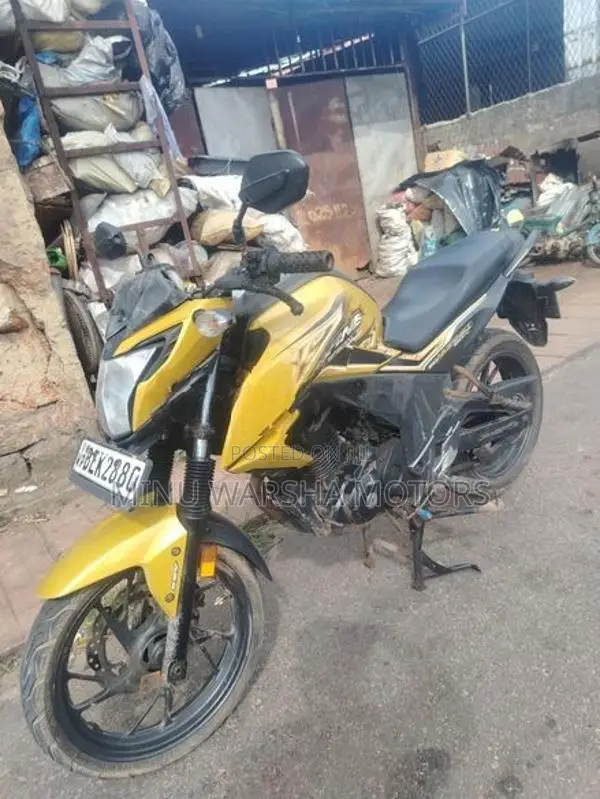 Honda CB Hornet 2016