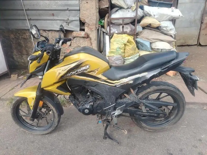 Honda CB Hornet 2016