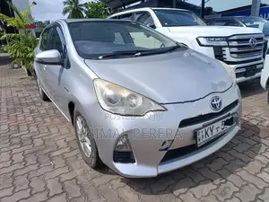 Toyota Aqua S 2012