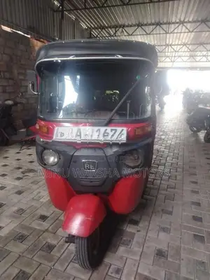 Bajaj RE 2015
