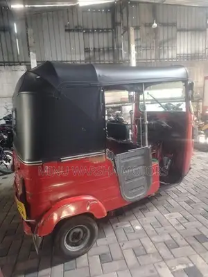 Bajaj RE 2015