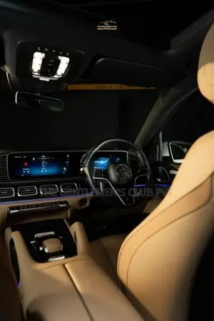 Mercedes Benz GLE 400e 4MATIC 2025