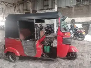 Bajaj RE 2015