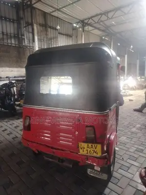 Bajaj RE 2015