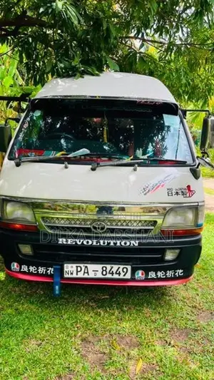 Toyota Hiace LH183 2001