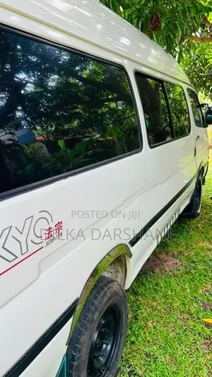 Toyota Hiace LH183 2001