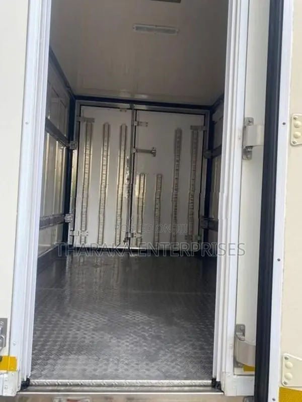 Isuzu Elf 14.5 Ft 2019