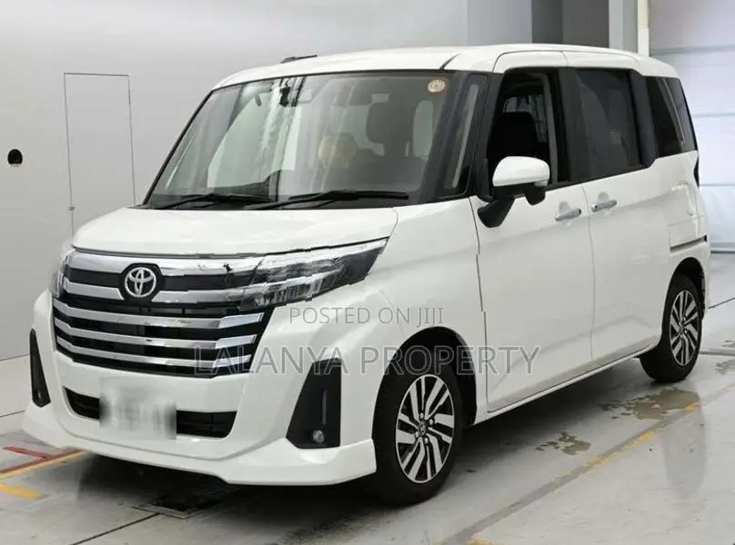 Toyota Roomy Custom G - DSSS-A1 2024