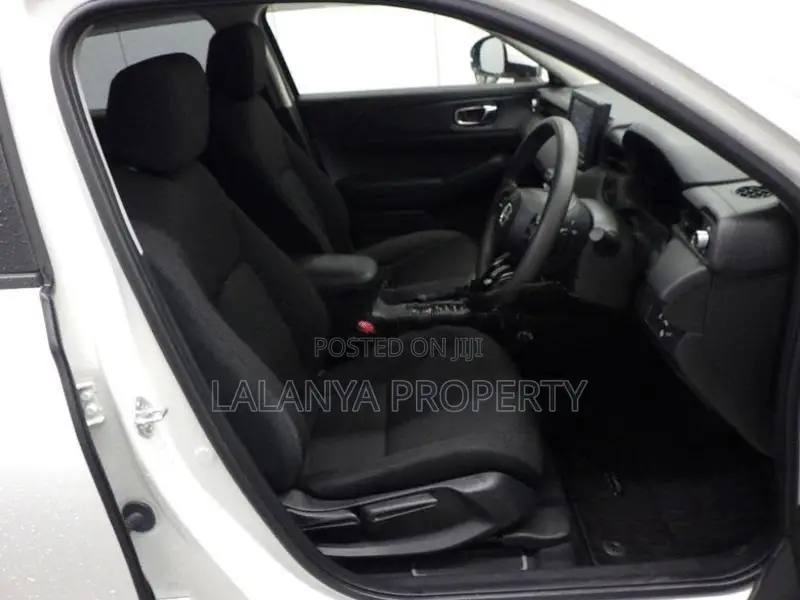 Honda Vezel RV5–X -Pearl SLLL-A1 2023