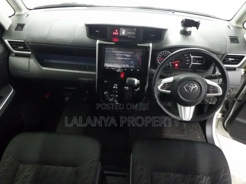 Toyota Roomy Custom G - DSSS-A1 2024