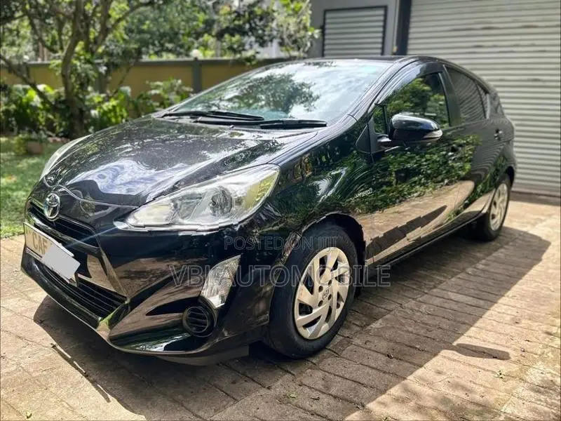 Toyota Aqua 2015