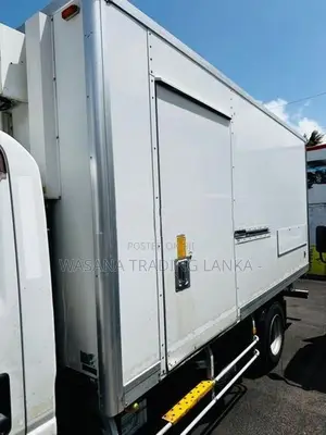 Isuzu Elf Full Body Freezer 2017
