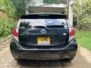Toyota Aqua 2015