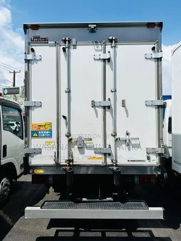 Isuzu Elf Full Body Freezer 2017
