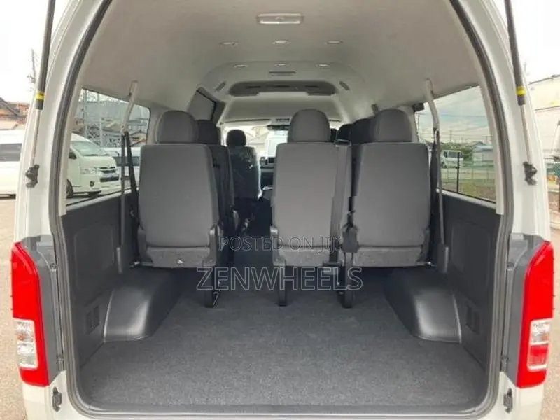 Toyota Hiace GDH223b 2026