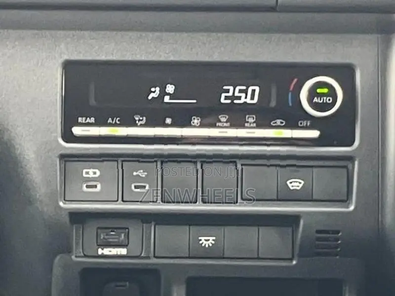 Toyota Hiace GDH223b 2026
