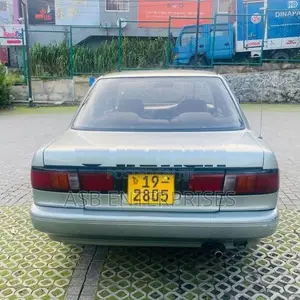 Nissan Sunny 1992