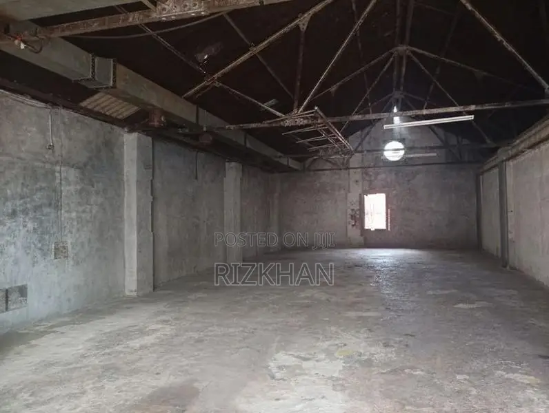 Prime Commercial Warehouse with Land for Sale – Kelaniya