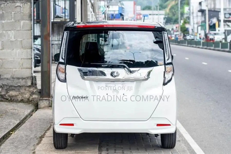 Toyota Roomy Custom GT Black Top 2026
