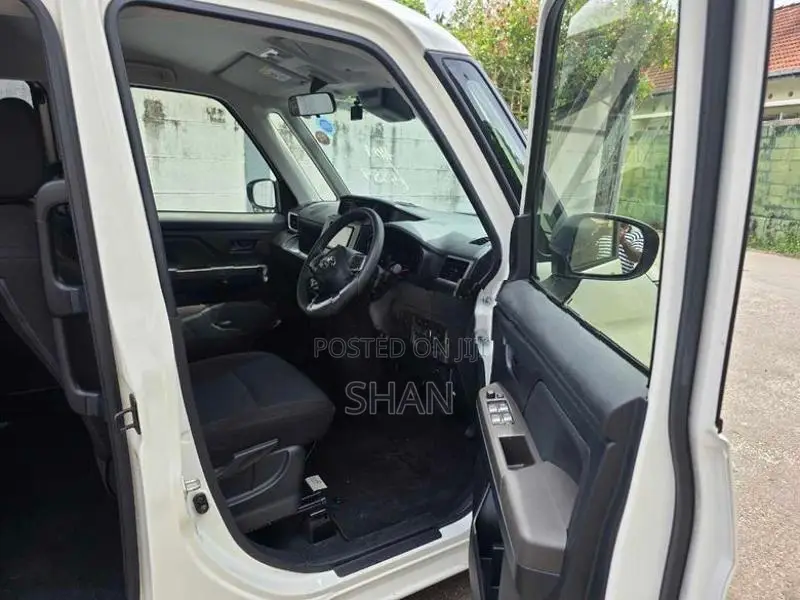 Toyota Roomy G 2023