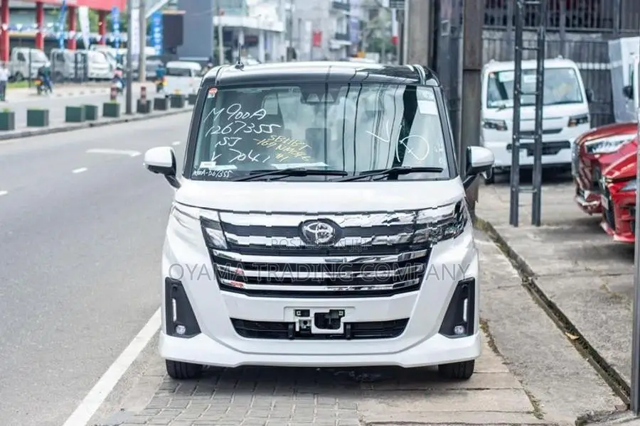 Toyota Roomy Custom GT Black Top 2026
