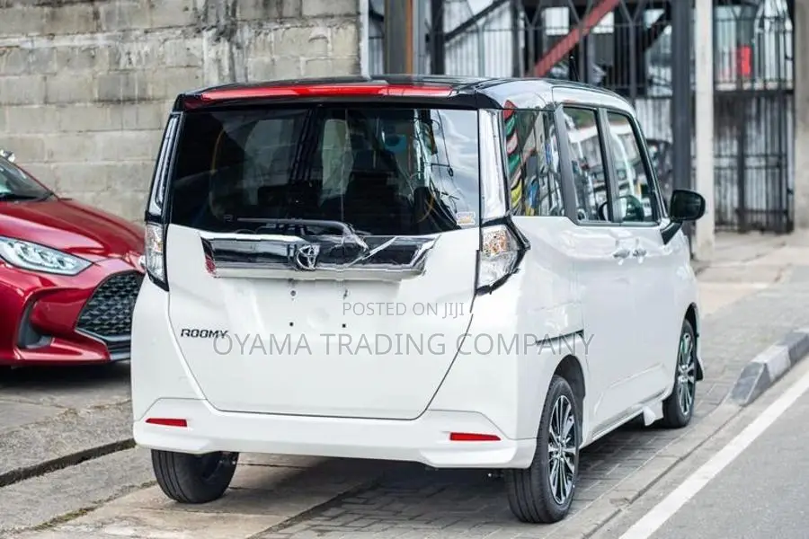 Toyota Roomy Custom GT Black Top 2026