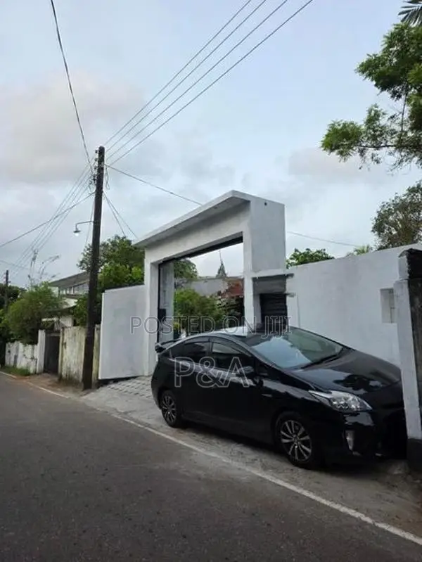 Piliyandala Town House for Sale