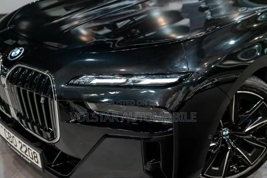 BMW i7 M Sport 2023