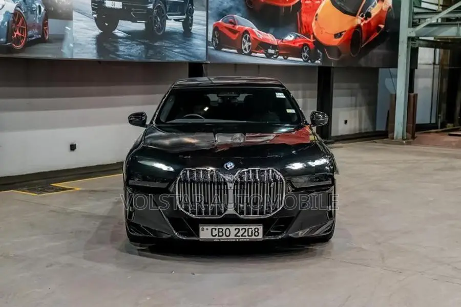 BMW i7 M Sport 2023