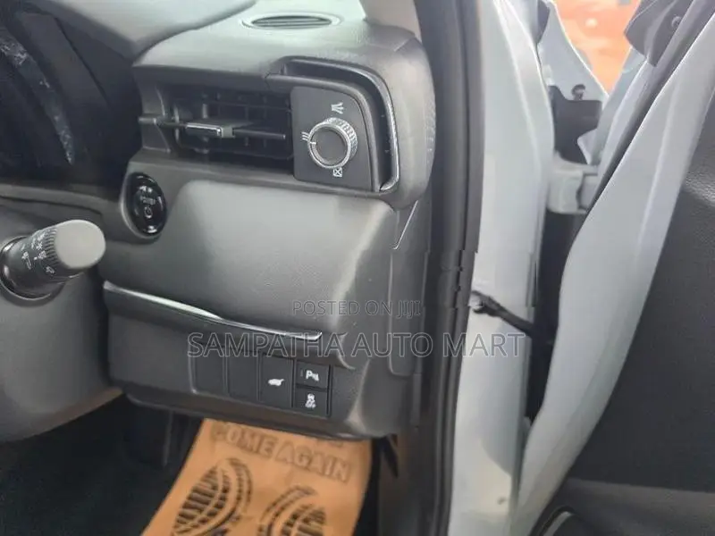 Honda Vezel Z PREMIUM 10 SPEAKER 2026