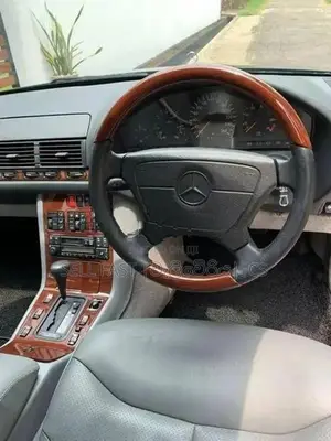 Mercedes Benz S320 1993