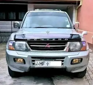 Mitsubishi Montero 2000