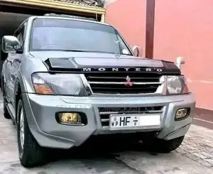 Mitsubishi Montero 2000