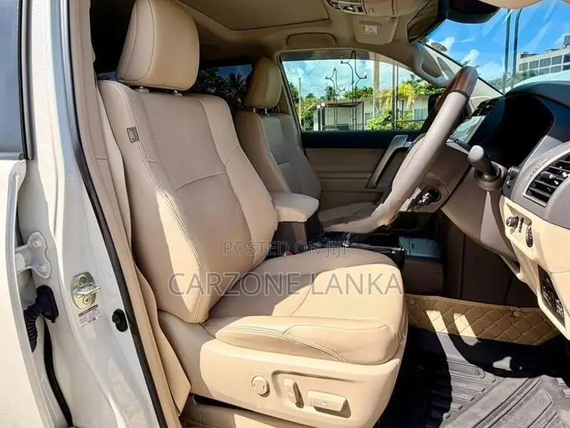 Toyota Land Cruiser Prado TRJ150 2023