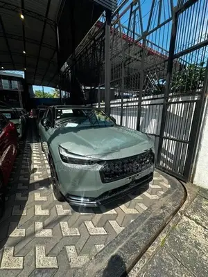 Honda Vezel Z Play Moonroof 2025